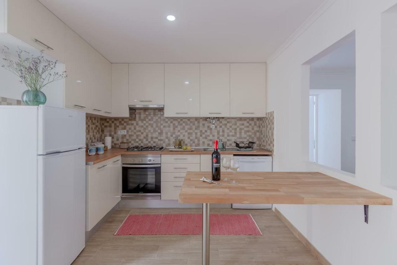 Bright & Spacious With Orange Tree Patio, By Timecooler Apartment *
