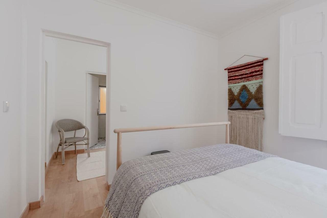 Bright & Spacious With Orange Tree Patio, By Timecooler Apartamento