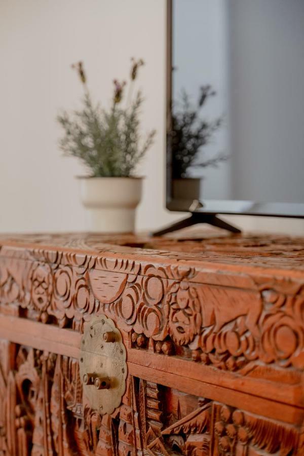 Bright & Spacious With Orange Tree Patio, By Timecooler *